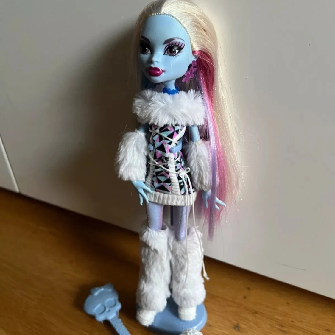Monster High Abbey Bominable g1 - 90