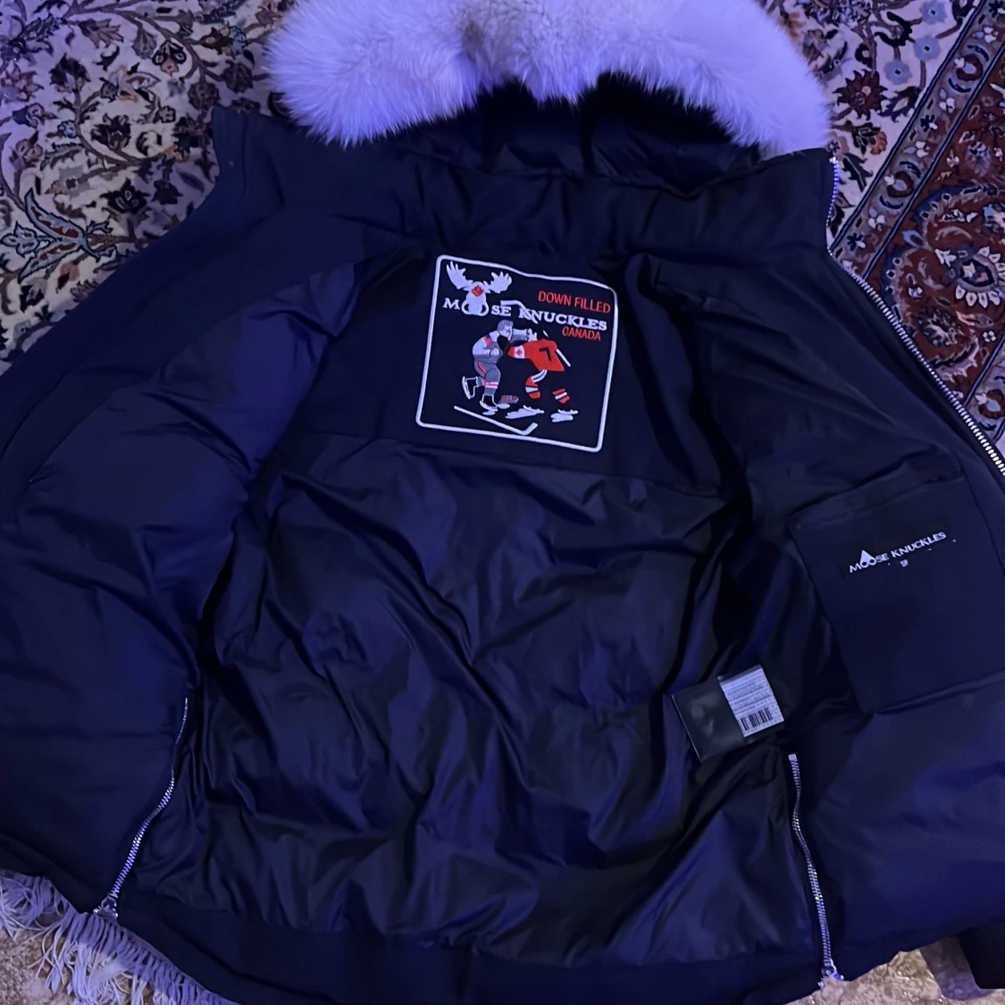 Svart dunjacka från Moose Knuckles - 91