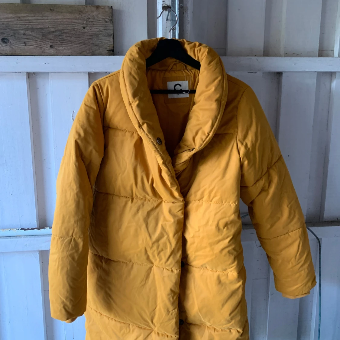 Gul lång vinter jacka från Cubus - 90