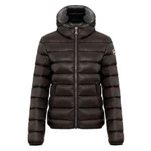 Svart Colmar Jacka - Säljer min snygga och oanvända Colmar jacka, kände att den inte var min stil. Den är som ny och har inga defekter alls! Kom privat för egna bilder och pris kan även diskuteras 💛