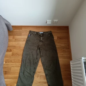 Polar Big Boy Carpenters  - Polar Big Boy Carpenters, Rare Färg, Sparsamt använda, Passar som 32/31, inget heeldrag!