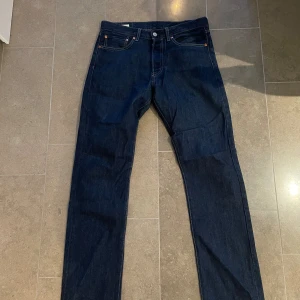 Levis 501 - Nästan helt nya levis 501, endast använda ett fåtal gånger. 