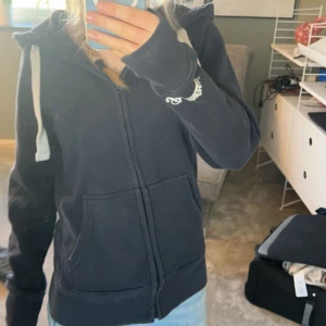 Russedress - Säljer den för den kommer inte till användning och är förstor, inte använd alls många gånger