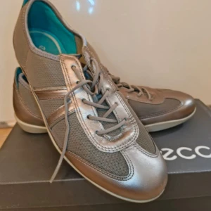 Ecco fina skor  - Näatan helt nya akor från ecco i så fin sick. 