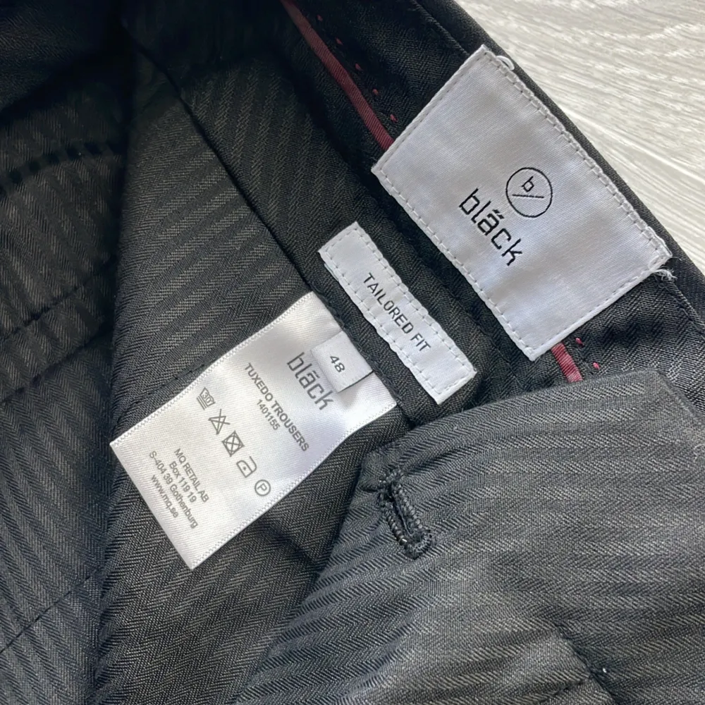 Svart kostymbyxa från Bläck  Size 48. Jeans & Byxor.