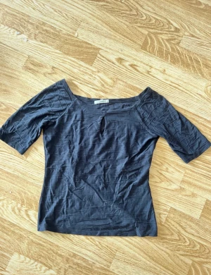 Svart topp - Använd ett par gånger, made in italy.