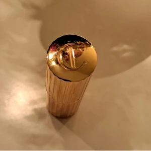 Charlotte Tilbury läppstift  - Sååå fin färg