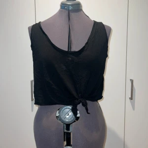 Magtröja  - Från HM strl M 