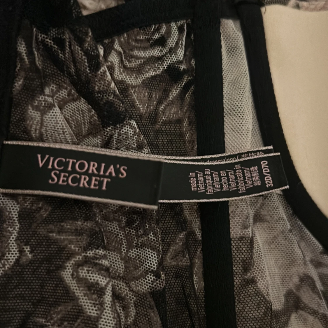 Victoria’s Secret Strappy Floral corset bra - 91