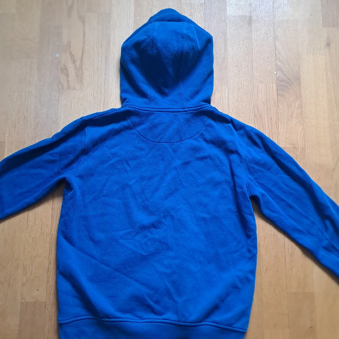 Blå hoodie från Lyle & Scott - 90