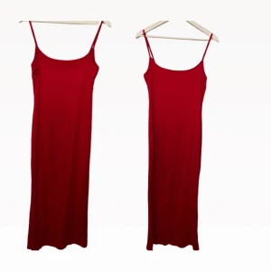 Röd maxiklänning  - Röd maxiklänning aldrig använd 