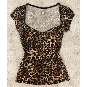 Leopard topp - Leopard topp från Nelly. 