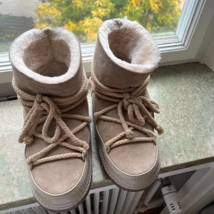 Inuikki skor!!! - Så snygga chunky vinter skor från Inuikki❣️ Nypris: 3200kr säljer för 2000❤️ passar 40 till 41 då dem har päls inuti❣️