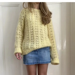 Tröja - Kollar intresset på min super fina tröja från Gestuz. 💛Strl xs/s men sitter lite oversized. Materialet är mohair blandning. Köp direkt för 750