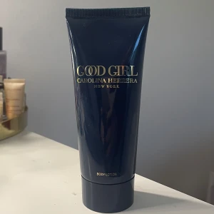 Body lotion - Carolina Herrera Good Girl body lotion. Använt få gånger och är nästan helt full. Kommer ej till användning så därför säljer jag!🙌🏼
