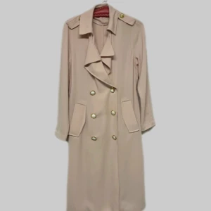 Puderrosa trench  - Utbytta vintageknappar