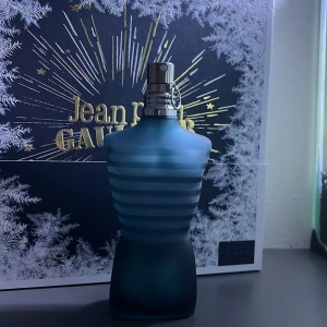 Jean Paul Gaultier Le Male 50ml av 75ml kvar - JPG le Male Skick 9/10 använd Typ 50-55ml kvar  Skriv gärna om du har frågor! 