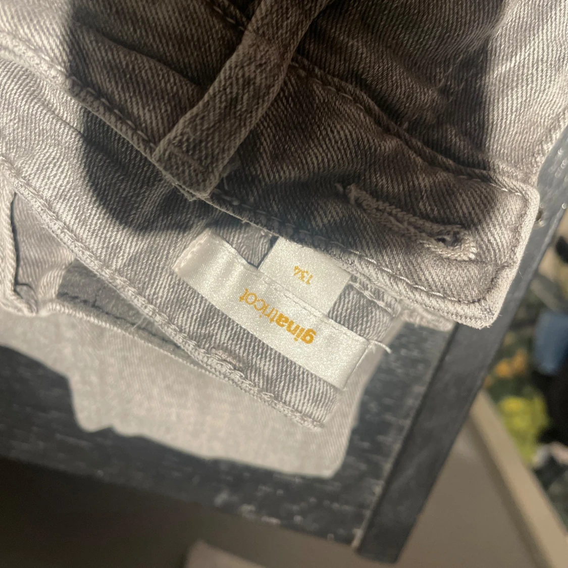 Gråa flared jeans - 92