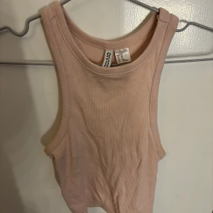 Topp från hm  - Topp från hm rosa storlek xs 