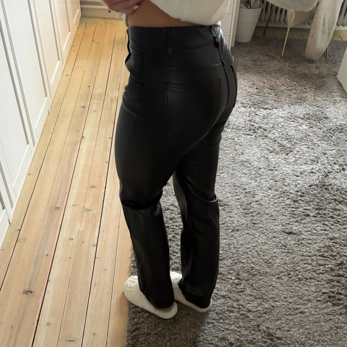 Svarta skinnbyxor - 2