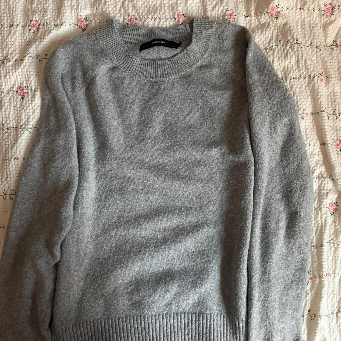 Grå stickad tröja vero moda - 1