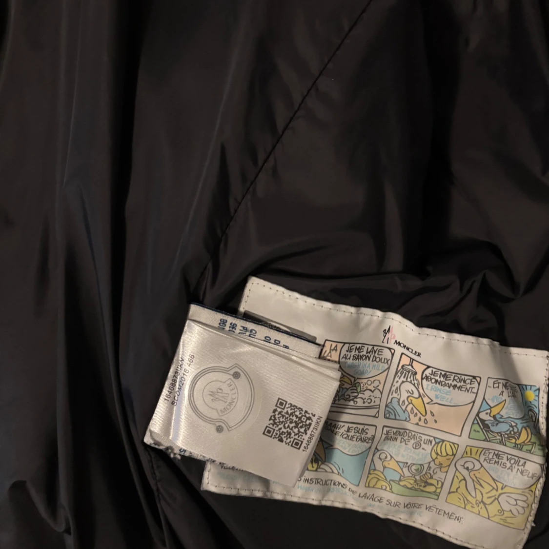 Svart glansig moncler - 1