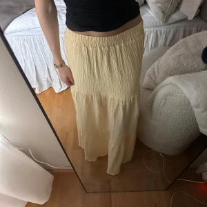 Volangkjol/maxikjol🤍 - Säljer nu denna superfina volangkjol från Rut&circle! Endast använd 2-3 gånger, i jättefint skick🤍