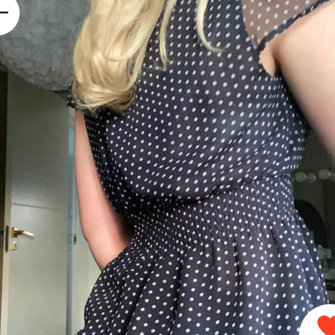 Svart prickig blus - 2