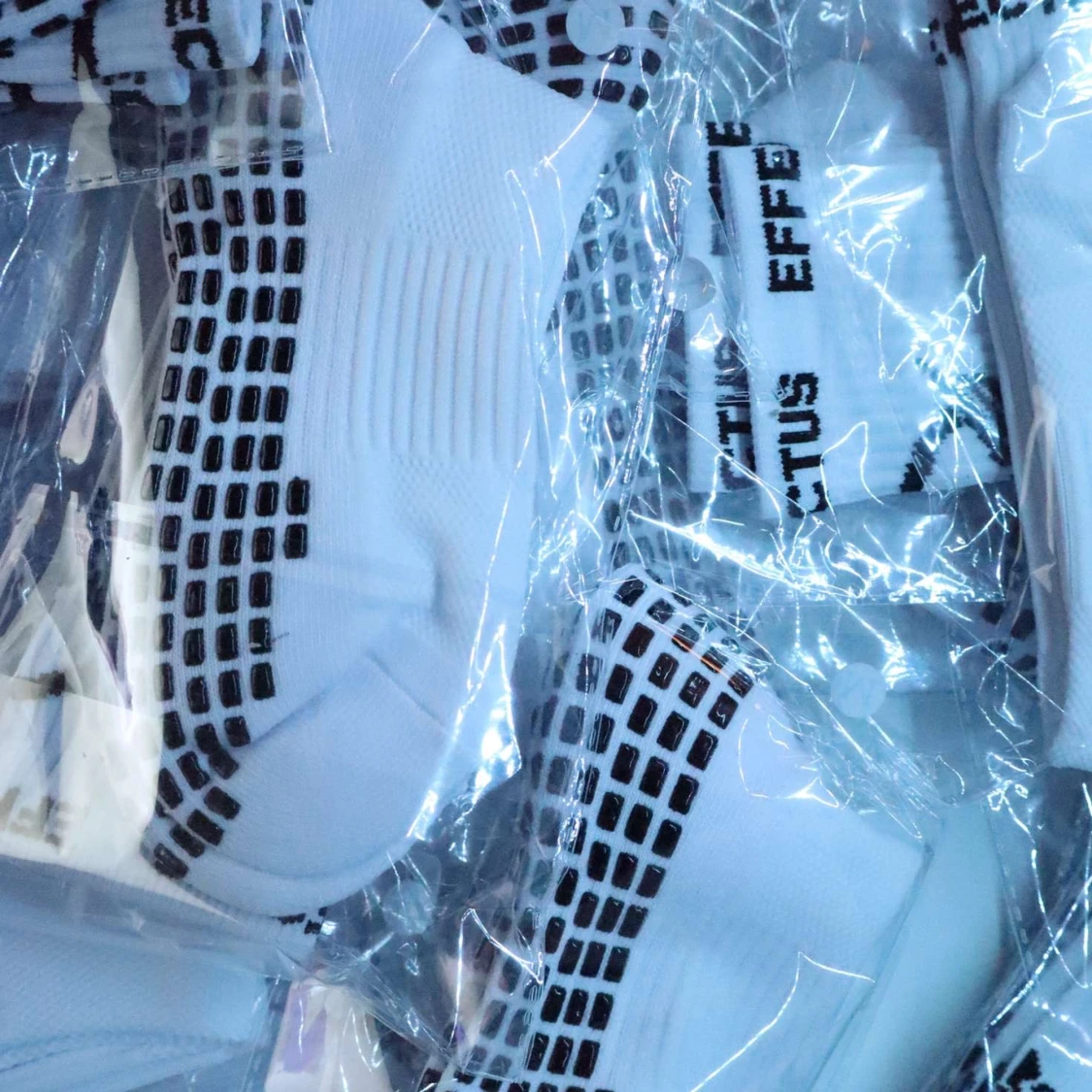 Vita strumpor med grepp från EffectusUF - 3