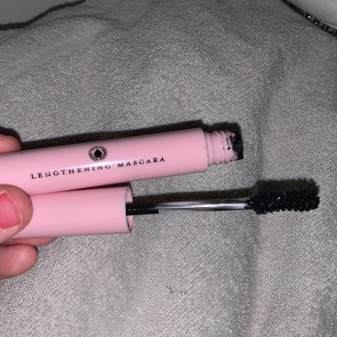 Mascara duo i rosa och guld. Använd 1 gång  - 2