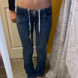Ltb jeans - Innerbenslängd: 84cm midjemått: 34cm