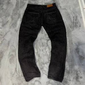 Svarta jeans från Acne - Denim acne jeans i relaxed passform | Bra skick | Nypris 2100 | Hör av er vid minsta fundering🤗