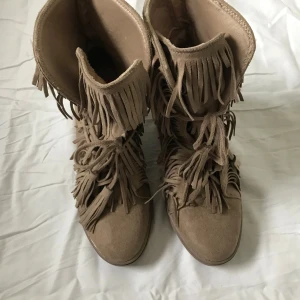 Super snygga fransskor🤎 - Fransskor i super skick, storlek 38. Tveka inte vid frågor!💕