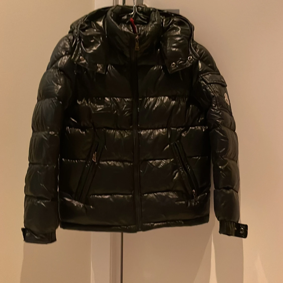 Svart dunjacka från Moncler