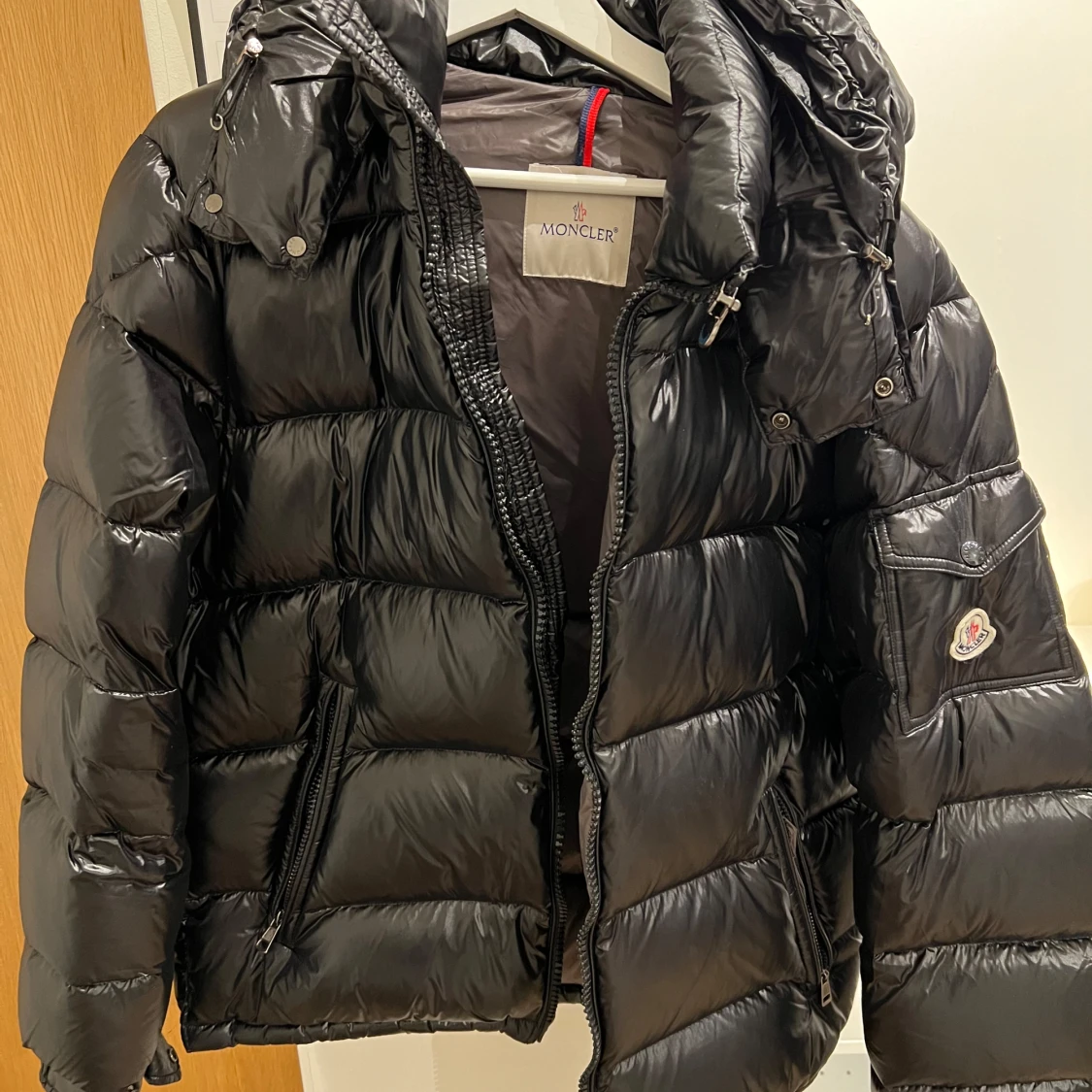 Svart pufferjacka från Moncler - 1