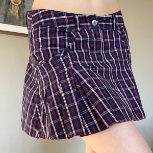 Rutig kjol - Rutig minikjol🌺Midjemått: 36cm rakt över, längd: 32cm