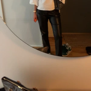 Skinnbyxor - Köpta här på plick!💕dom är i fint skick