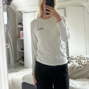 Vans tröja med tryck  - Storlek S säljes då den aldrig kommer till användning längre  Klicka inte på köp Direk! 