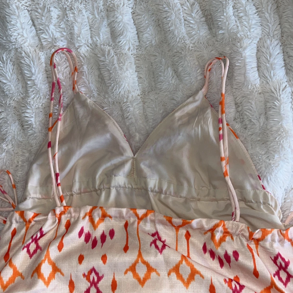 Mönstrad topp med broderi - 90