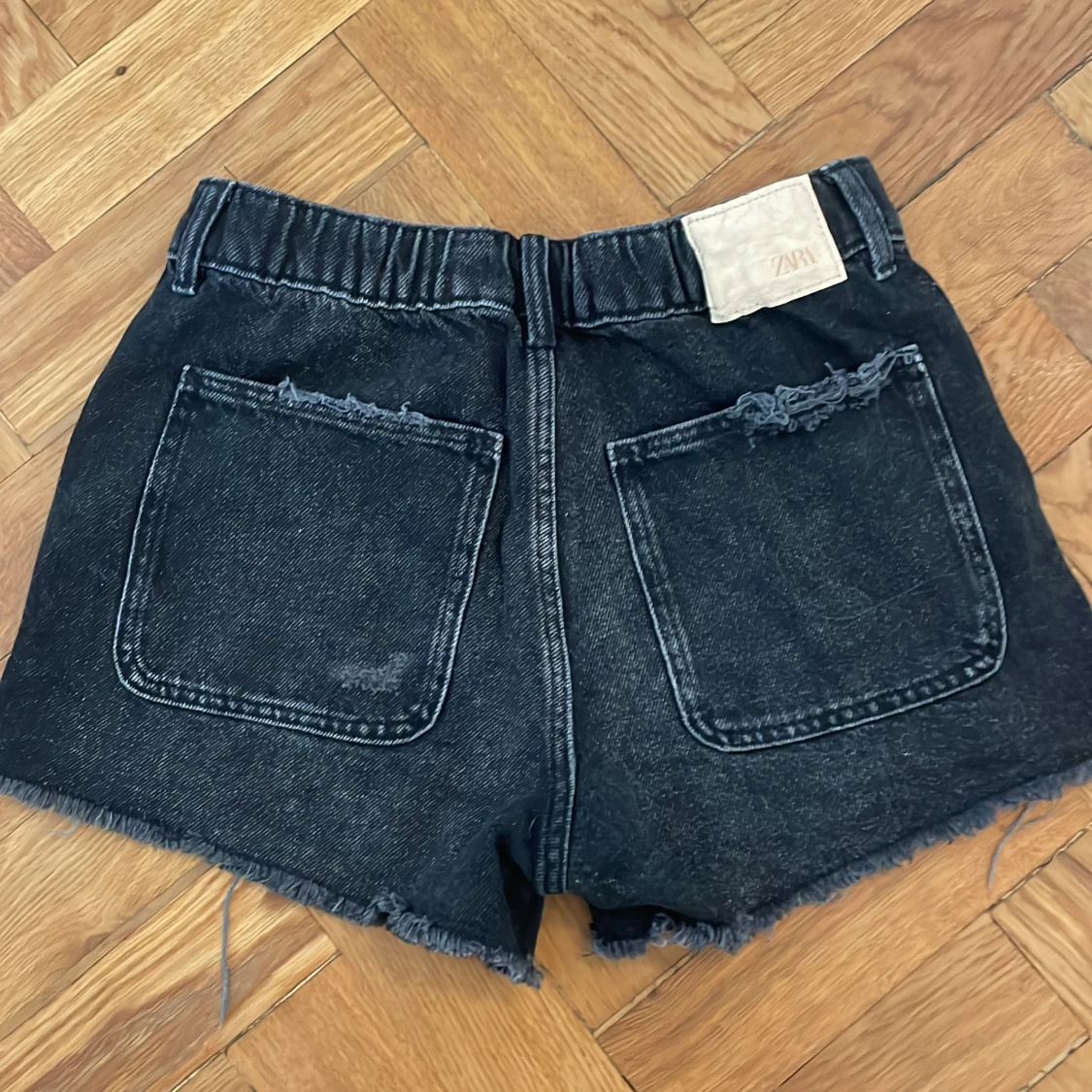 Svarta jeansshorts  - 90