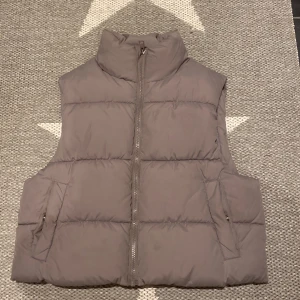 En väst från lager storlek S - Storlek S jätte bra skick har använt den 5 gånger kanske 