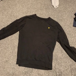 Layle scot hoodie  - En layle scot hoodie i storlek XS