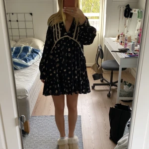 Klänning  - Super söt zara klänning💕 storlek S💗