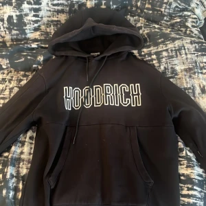 Säljer Vc barres hood rich hoodie  - Tja säljer en autentisk hoodie från hoodrich som Vc barre har ägt 