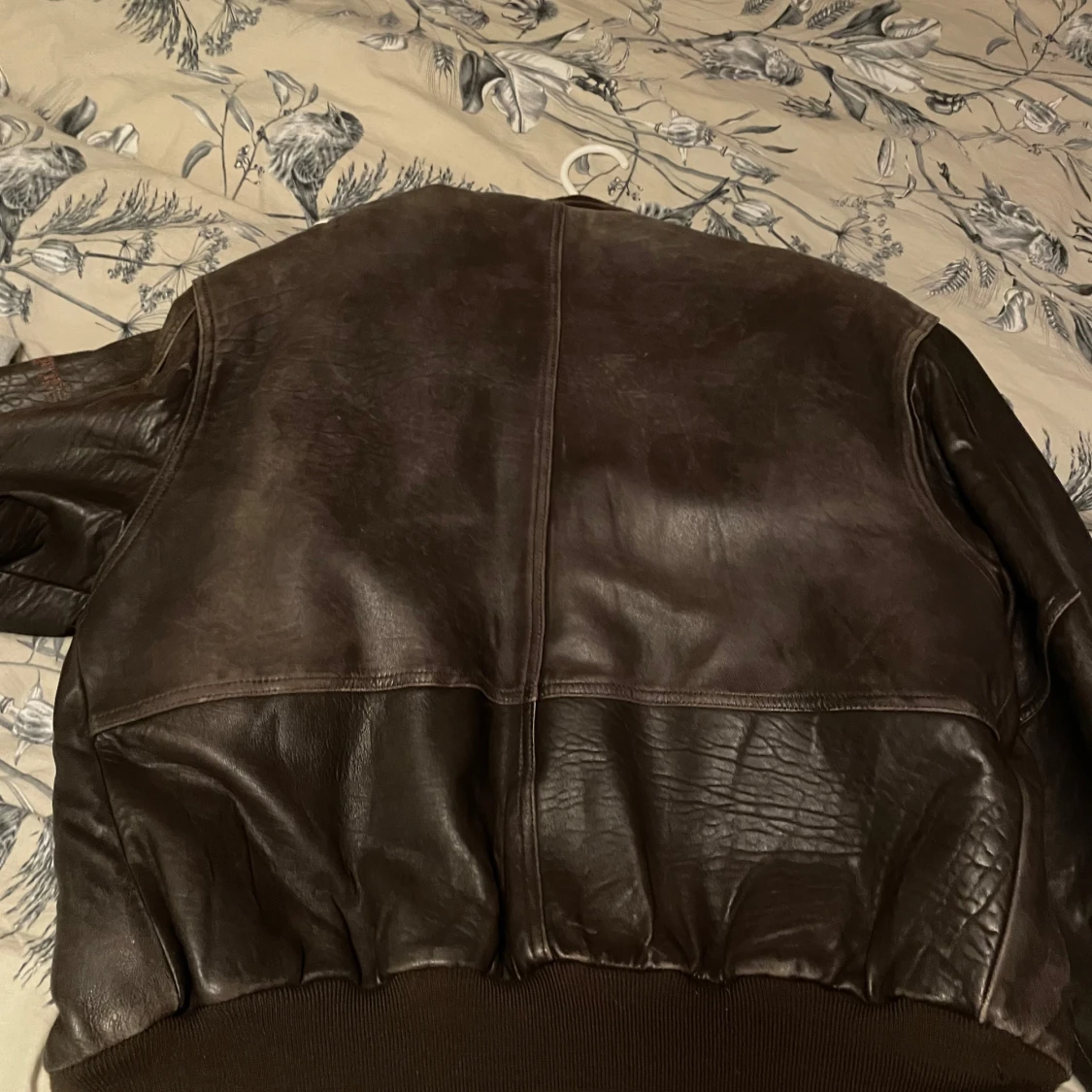 Brun skinnjacka från Petroff - 1