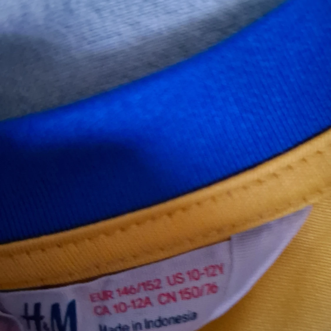 Gul fotbollströja från H&M - 1