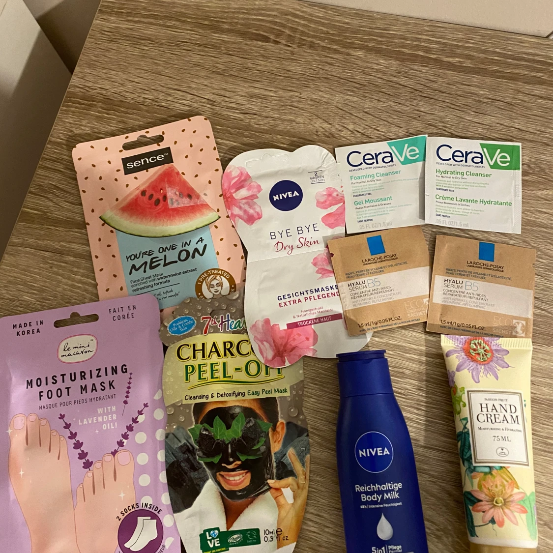 Hudvårdsprodukter från olika märken