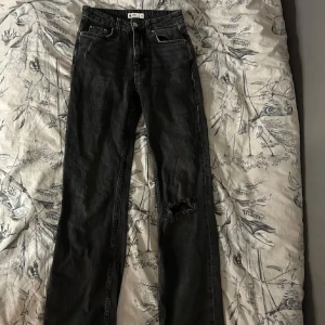 Gina tricot jeans - Mid waist❤️köpt för 600kr