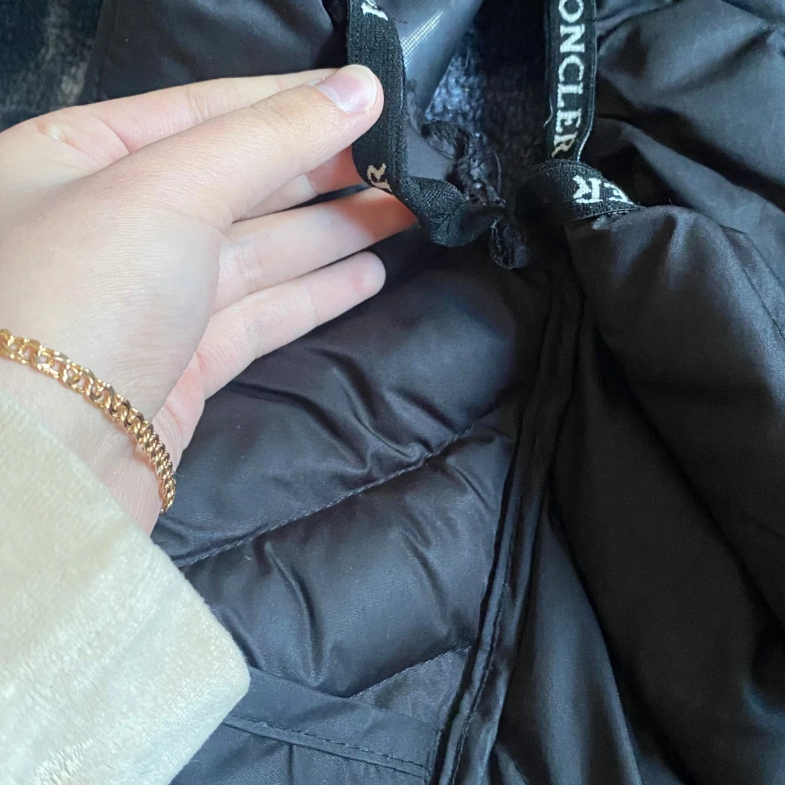 Svart dunväst från Moncler - 4