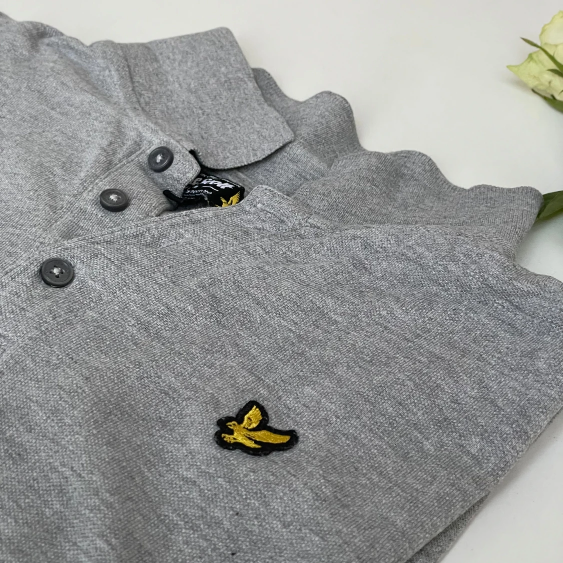 Grå pikétröja från Lyle & Scott - 1